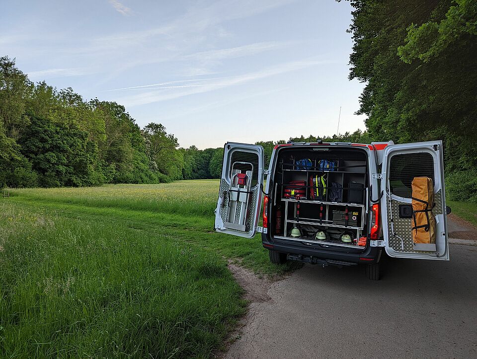 MTW 56/14-01 mit geöffneten Heckklappen